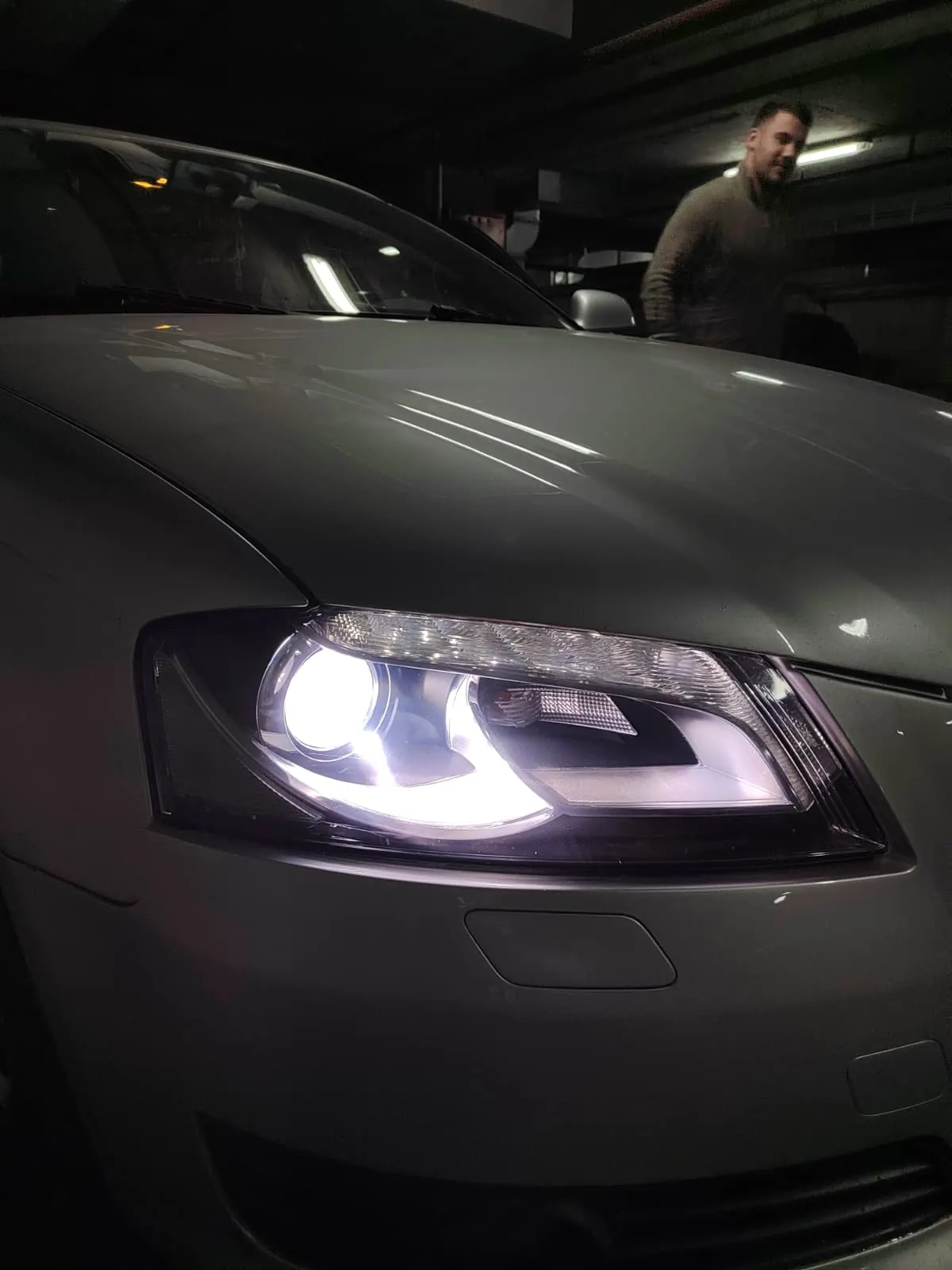 Audi A3 kristalno čist far posle polimerizacije i keramičke zaštite Beograd