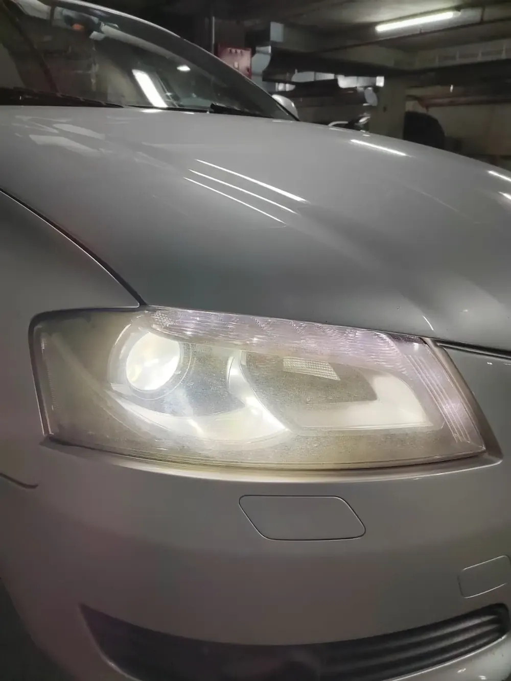 Audi A3 mutan far pre polimerizacije - poliranje farova Beograd